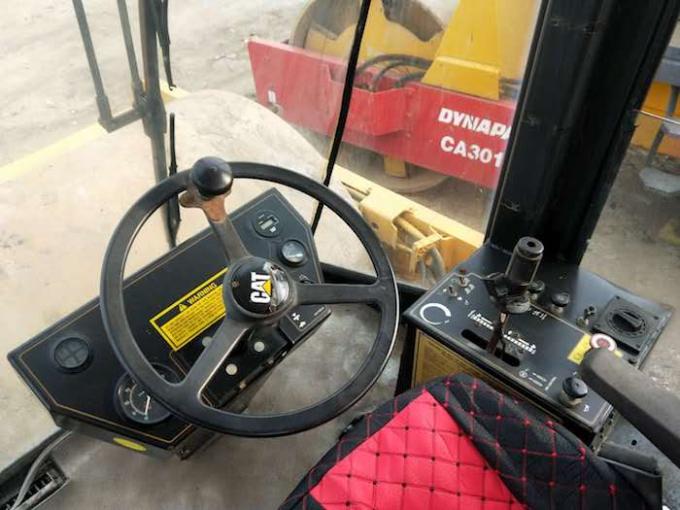6.6L Deplasmanlı Caterpillar CS-583C İkinci El Yol Silindiri 1